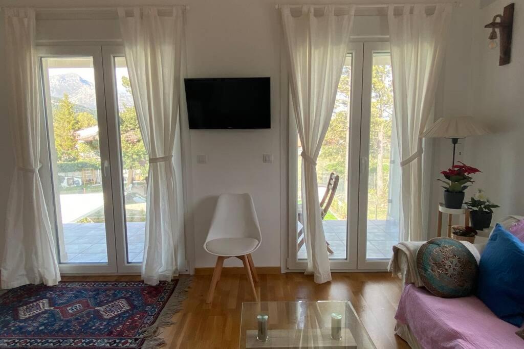 Charming Apartment In Becerril De La Sierra Eksteriør billede